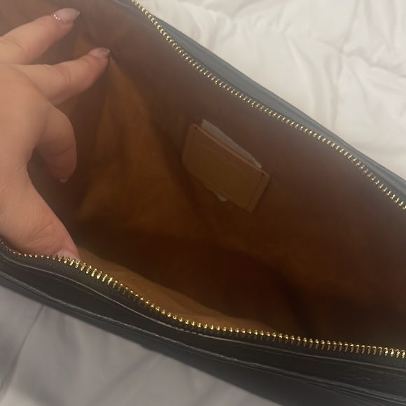 New with tags Coach labtop case with 2 zippered compartments⭐️⭐️⭐️⭐️⭐️⭐️ - Picture 3 of 4